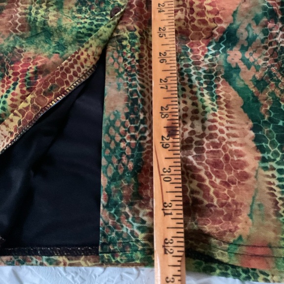 PrettyLittleThing Multicolor Patterned Dress - Picture 4 of 9